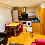 Luxury City Centre Flat With Free Parking