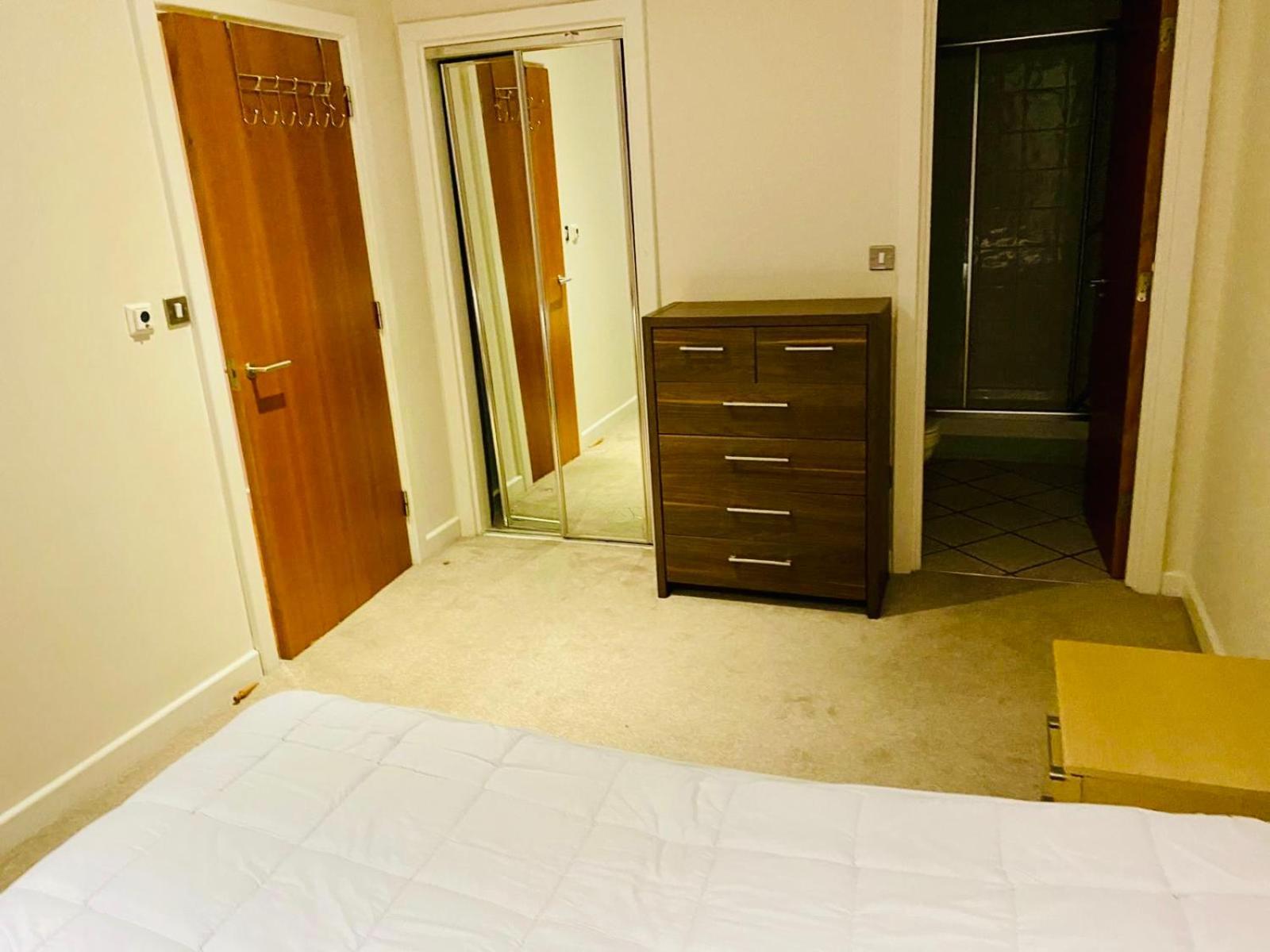 Apartment Luxury City Centre Flat With Free Parking *