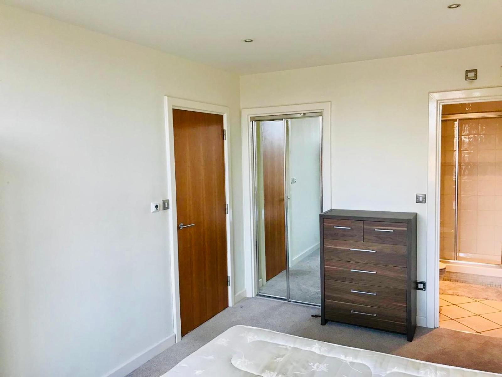 Luxury City Centre Flat With Free Parking *