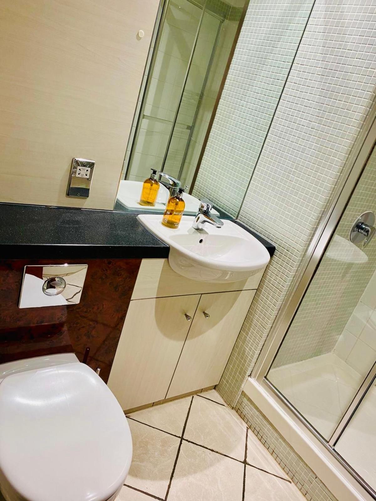 Apartment Luxury City Centre Flat With Free Parking *